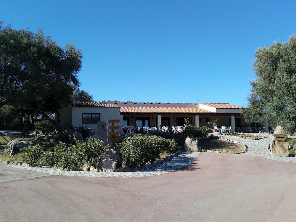 Liscia Country Relais Guest House ซานต์ อันโตนิโอ ดิ กาลลูรา ภายนอก รูปภาพ