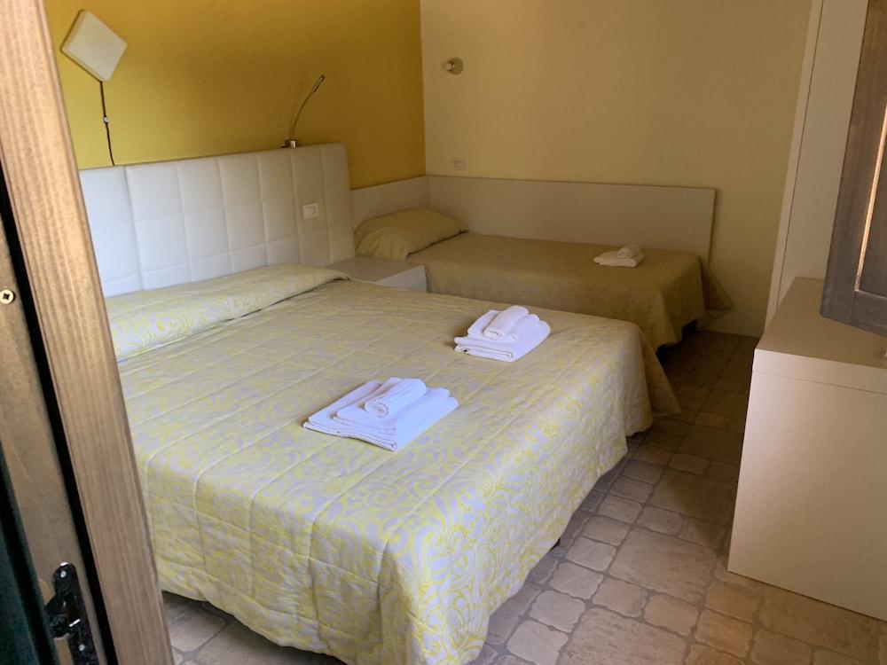 Liscia Country Relais Guest House ซานต์ อันโตนิโอ ดิ กาลลูรา ภายนอก รูปภาพ