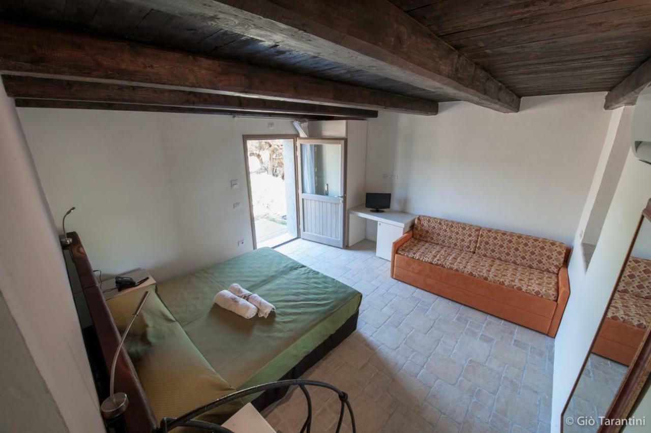 Liscia Country Relais Guest House ซานต์ อันโตนิโอ ดิ กาลลูรา ภายนอก รูปภาพ