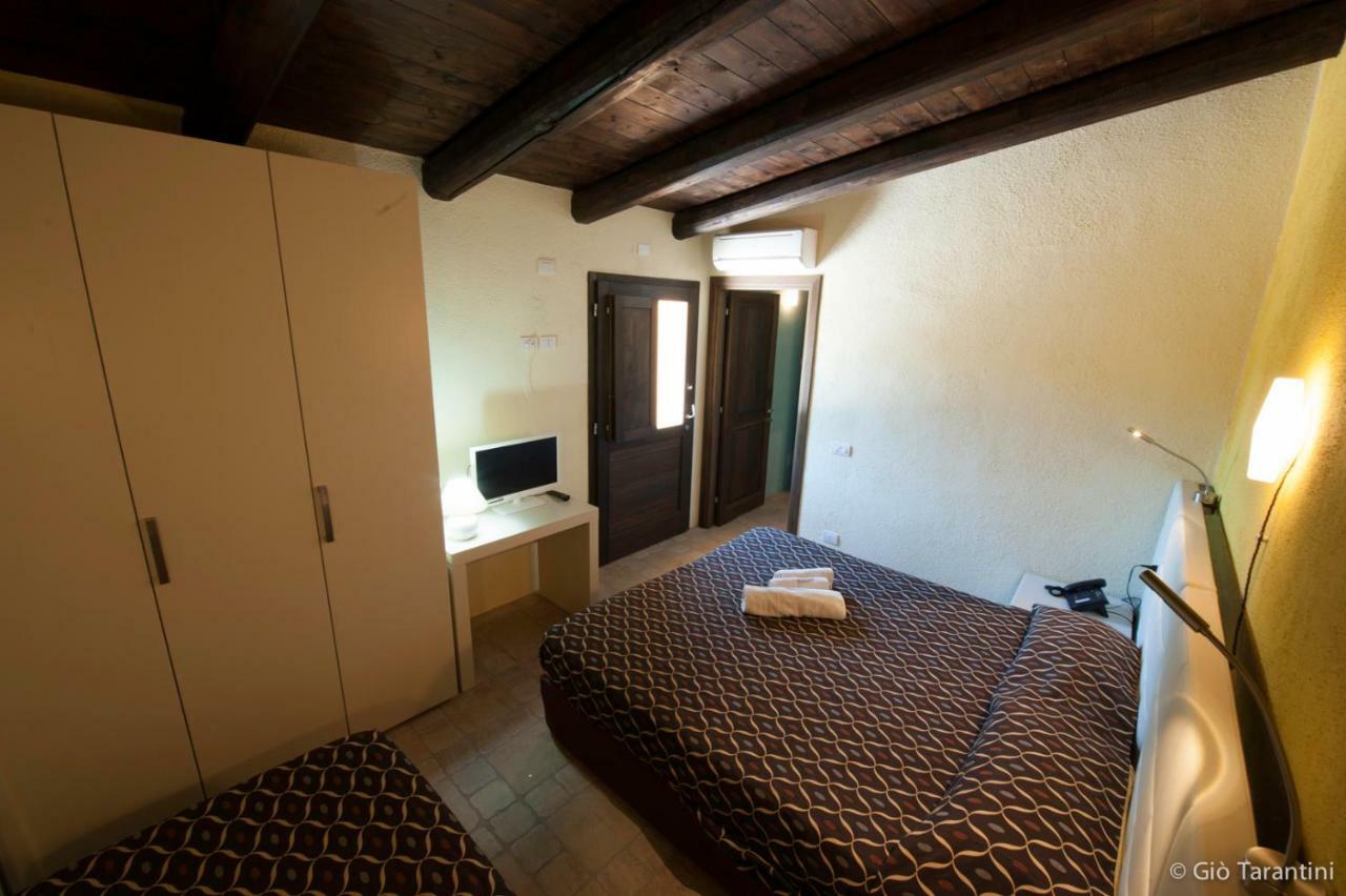 Liscia Country Relais Guest House ซานต์ อันโตนิโอ ดิ กาลลูรา ภายนอก รูปภาพ
